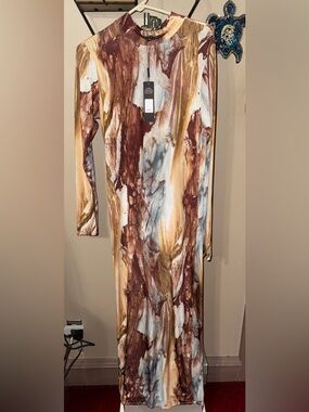 Fashion Nova Marble-Print Maxi Dress in Brown, Blue & Tan